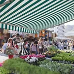 Victoria Royal Garden 公寓式酒店
