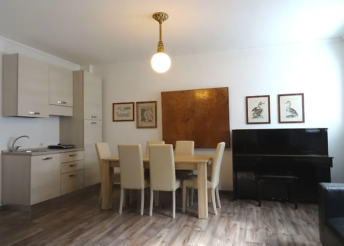 Victoria Royal Garden Апарт-отель Комо