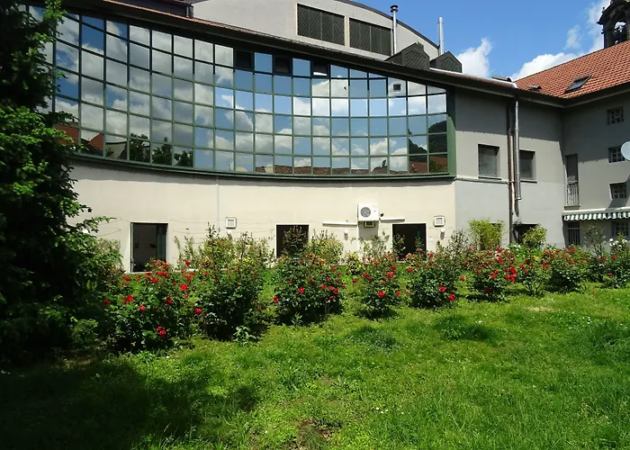 Victoria Royal Garden